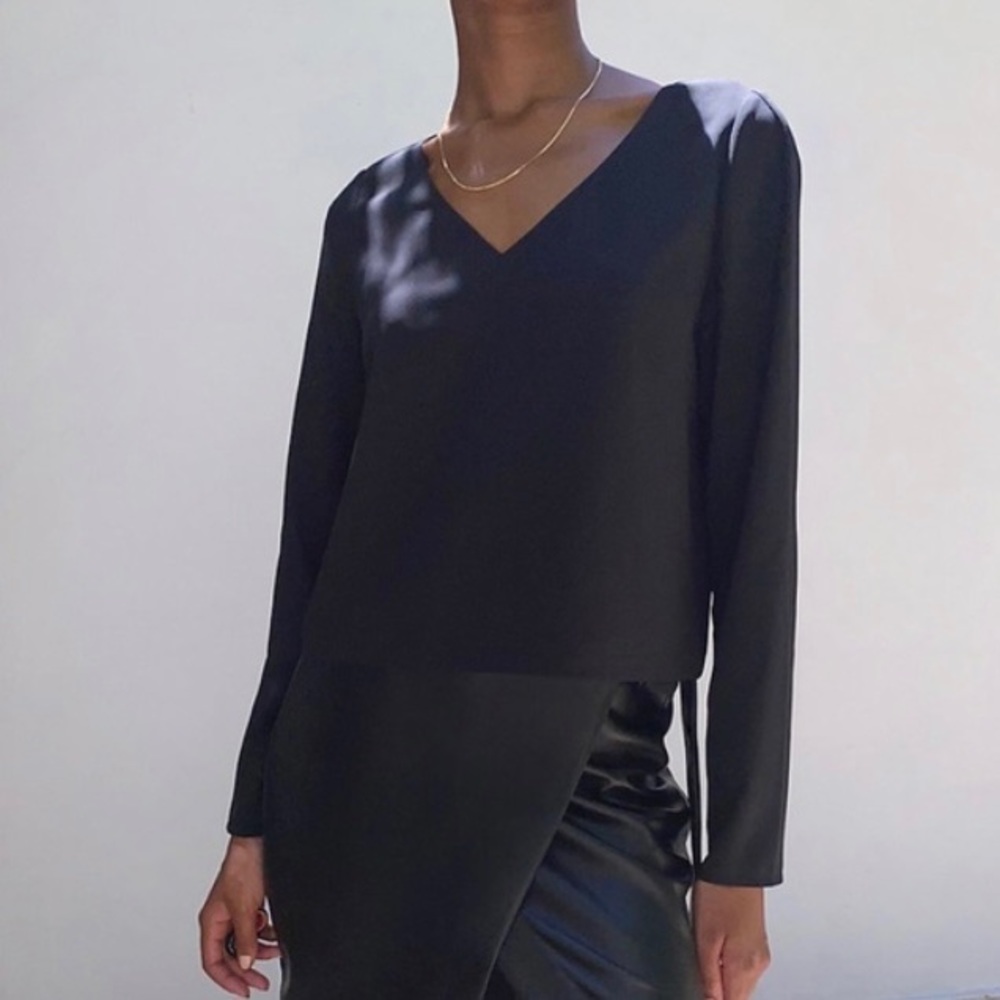 Aritzia Babaton Murphy Long Sleeve Blouse Size Medium